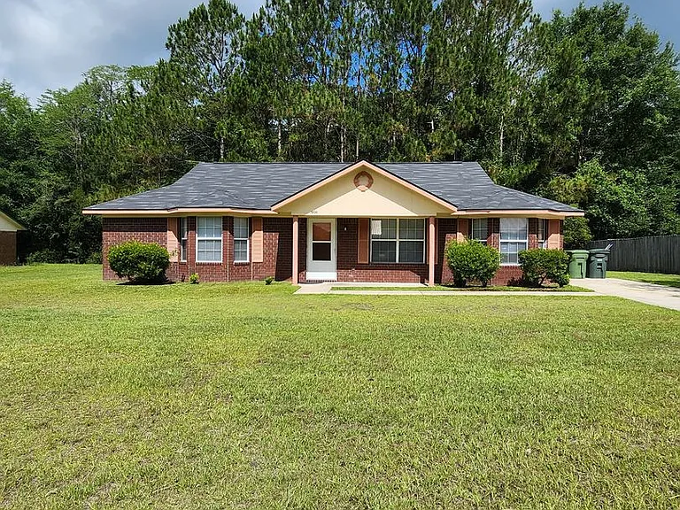 906 Rice Ct — Photo 3