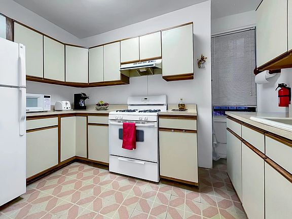 3rd image of 112-50 78th Ave Forest Hills 11375