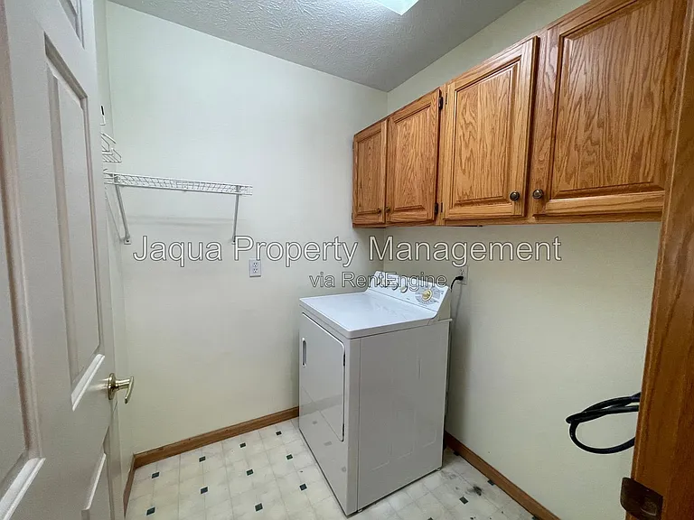 6228 Cross Bend Ct — Photo 15