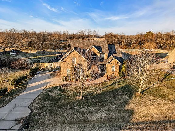 4th image of 2104 Nunley Dr
