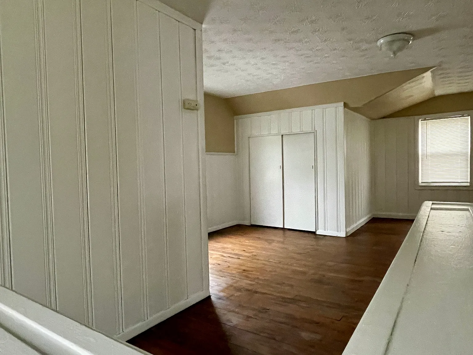 3 bed, 1.0 bath, 1092 sqft, $1,450 — Photo 3