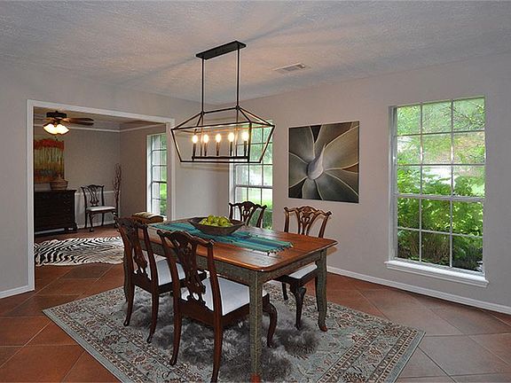 4th image of 2218 Rolling Meadows Dr