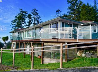 29697 Park Dr, Gold Beach, OR 97444