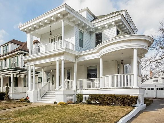 004-Front_View-2384438-medium