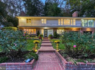 4105 27th St N, Arlington, VA 22207