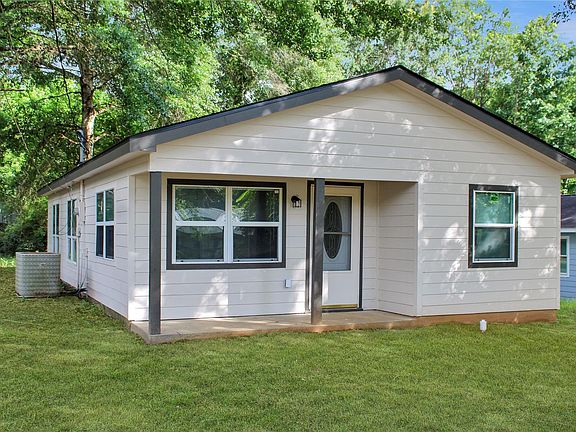 2nd image of 13 Hill Ln