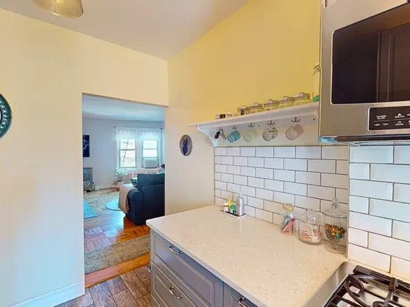 48-01 42nd Street image 13 of 49