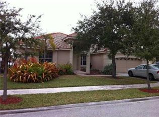 667 Lake Blvd, Weston, FL 33326