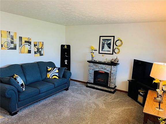 5th image of 769 Whipple Ave