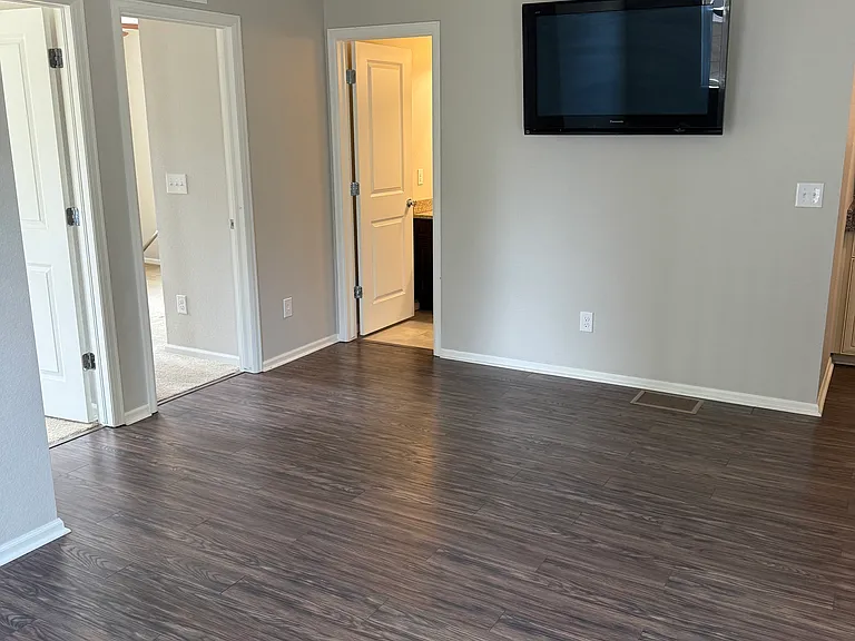 1558 S Dallas Cir — Photo 8
