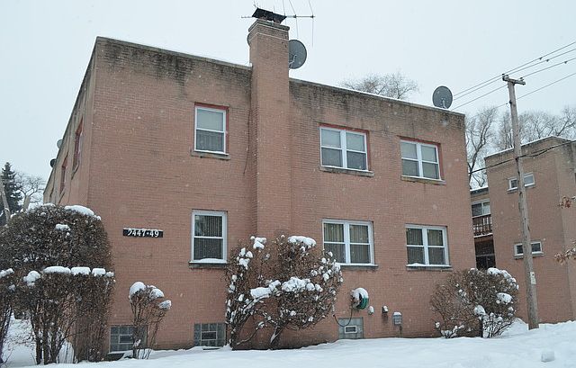 1st image of 2449 W Balmoral Ave #2N