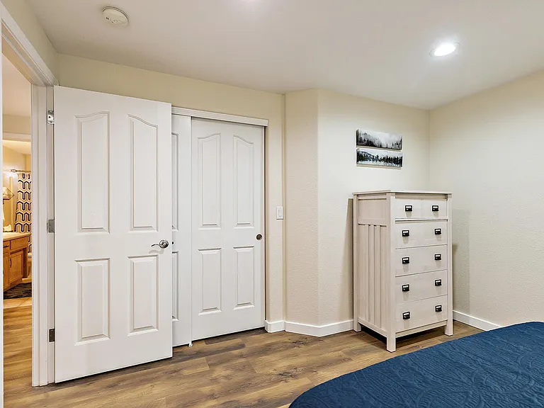 2327 Jeremy St — Photo 7