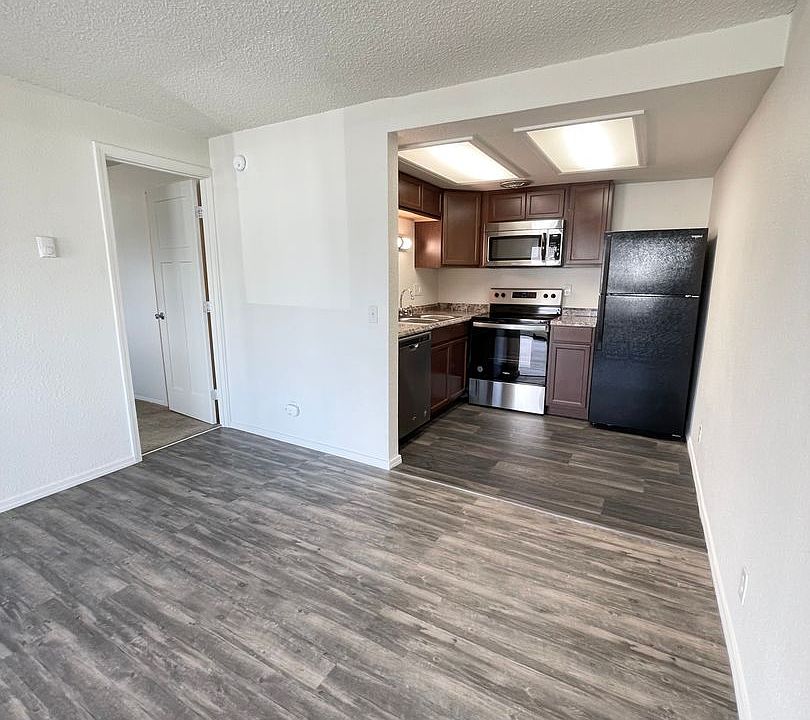 1st image of 504 23rd St SE #B