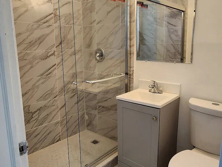 930 SW 4th Ave #B — Photo 4