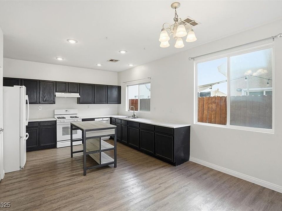 4622 English Lavender Ave, North Las Vegas, NV 89031 | Zillow