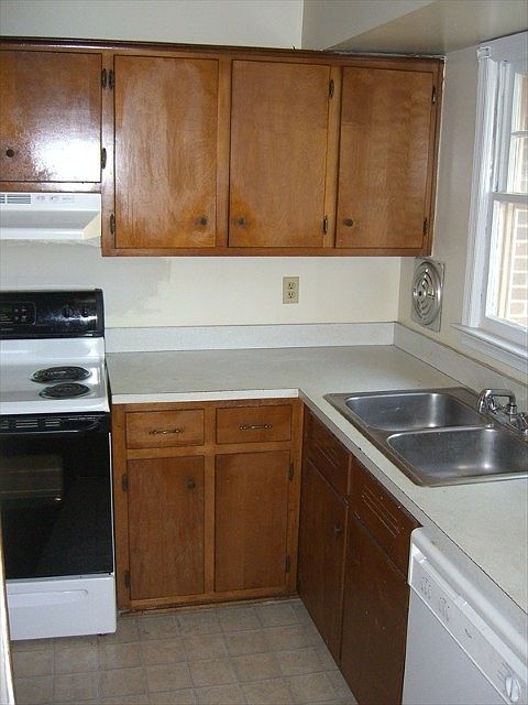 2nd image of 402 Savage Dr Unit F