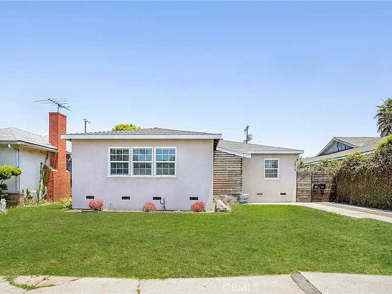 3816 S Victoria Ave — Photo 3