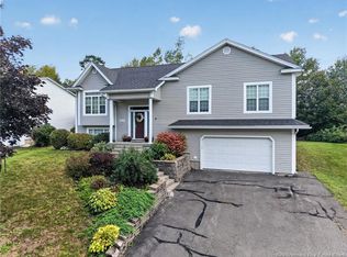 120 Wiggins Dr, Fredericton, NB E3A 5N7