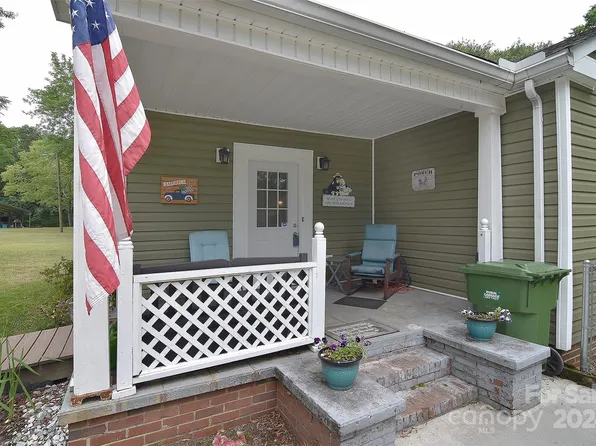 1585 Cedar Dale Ln, Lancaster, SC 29720