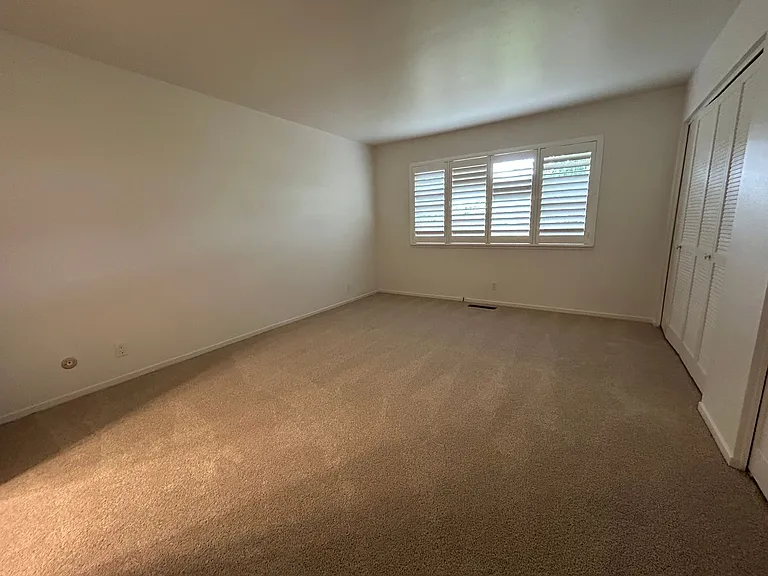 7588 Oak Leaf Dr — Photo 11