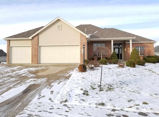 11308 Blue Sedge Ct, Roanoke, IN 46783