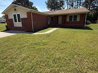 2401 N Hills Dr, New Bern, NC 28562