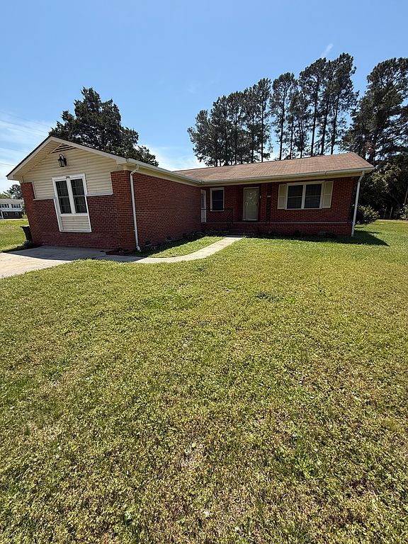 2401 N Hills Dr - Property Image