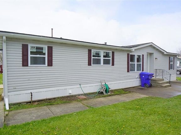 5th image of 379 Birchwood Dr