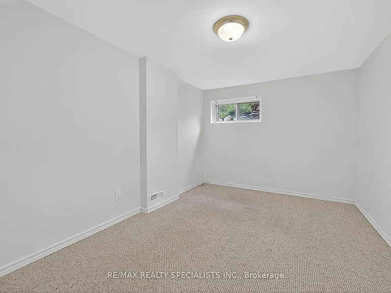1912 Bonnymede Dr #LOWER — Photo 25
