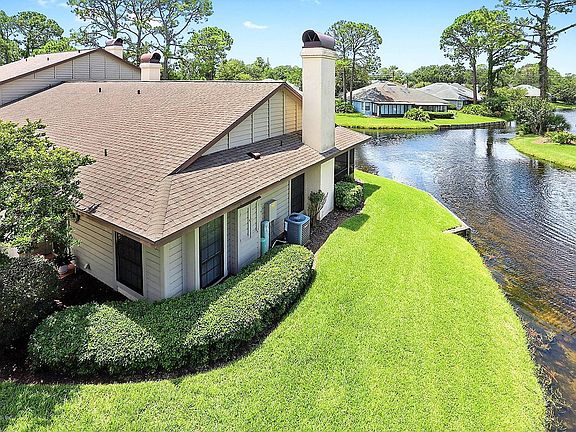 3rd image of 215 Cranes Lake Dr