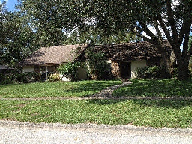1st image of 2606 Manor Oak Dr