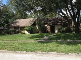 2606 Manor Oak Dr, Valrico, FL 33596