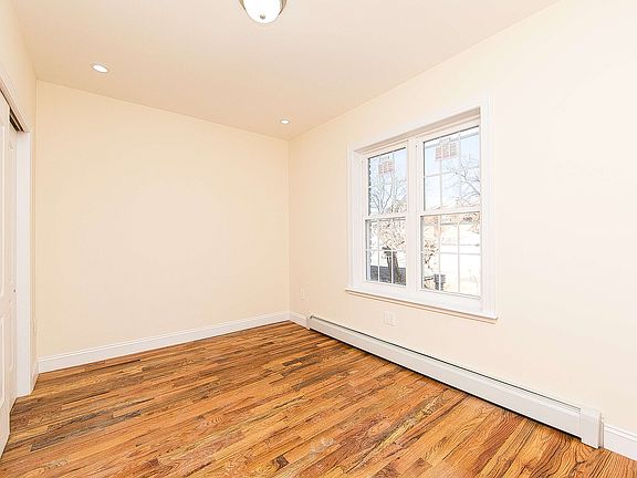 5th image of 11413 145th St