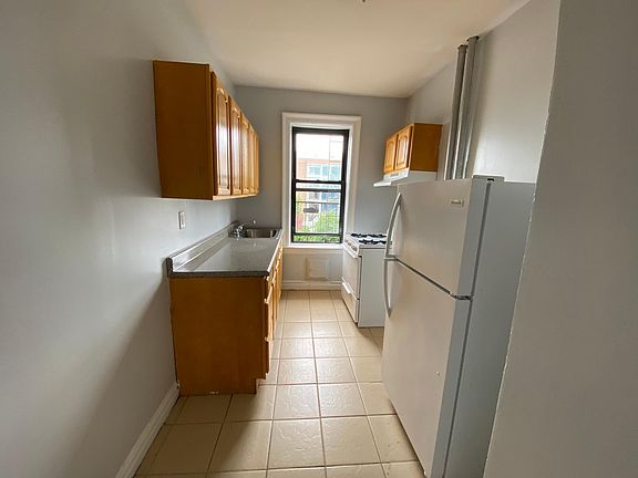 4th image of 320 Fairmount Ave APT 507
