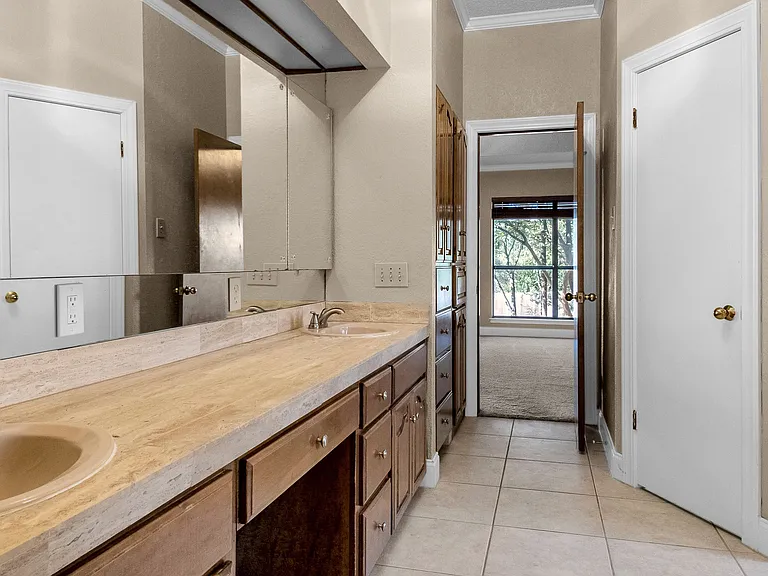 306 Country Wood Dr — Photo 10