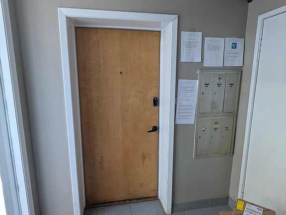 4th image of 1044 Ontario St APT 1C