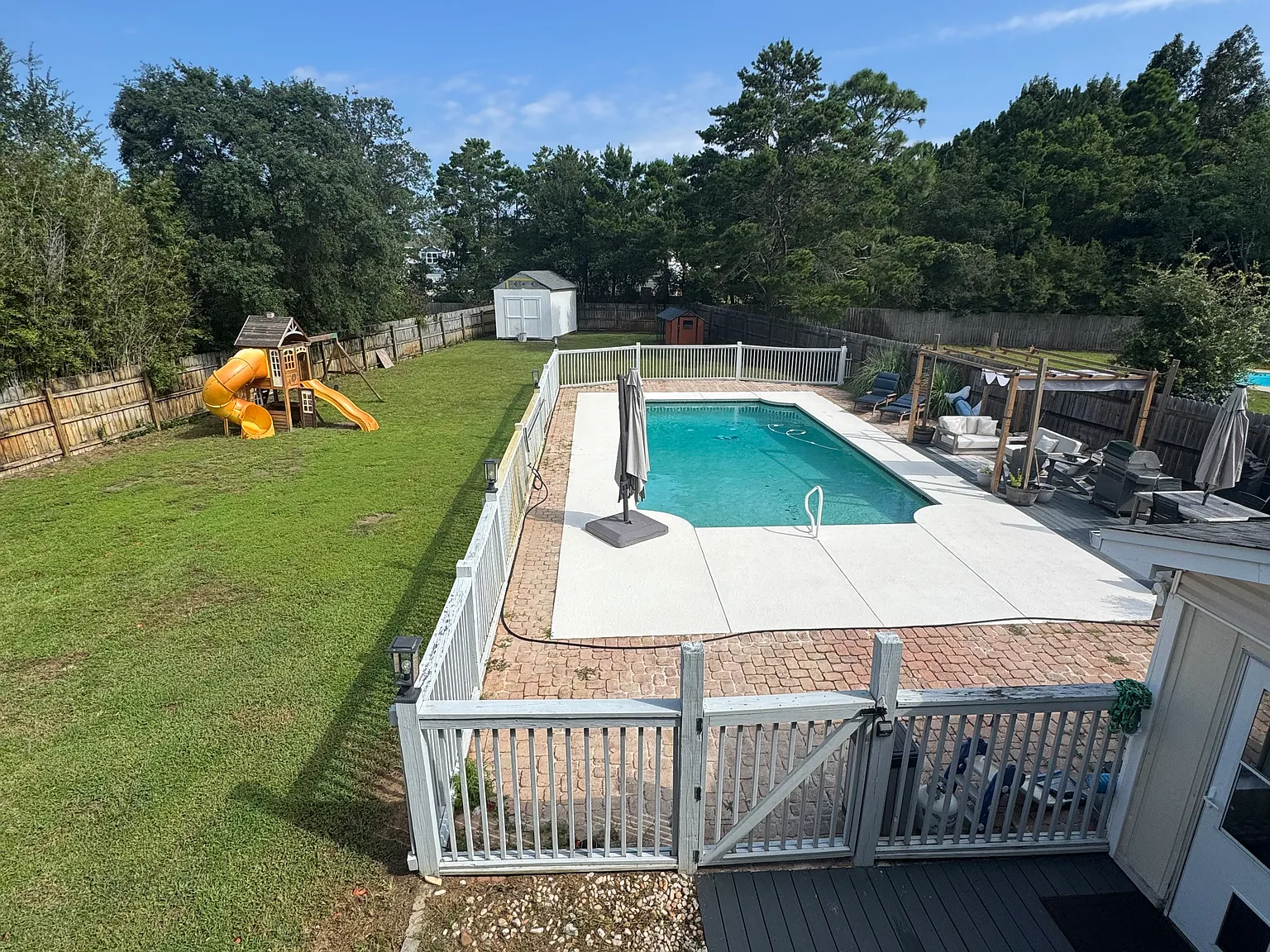 4 bed, 2.5 bath, 2686 sqft, $3,800 — Photo 2
