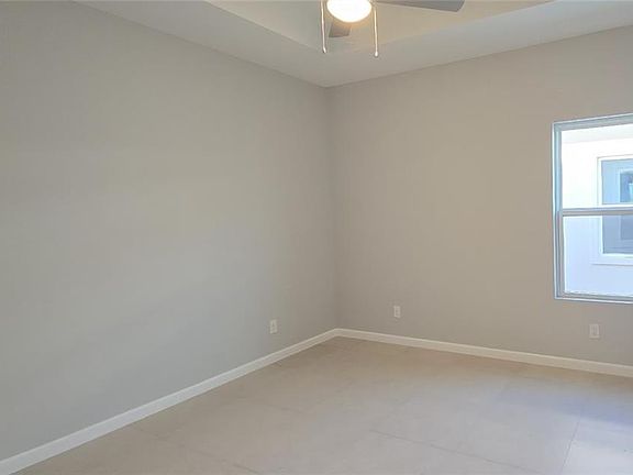 5th image of 906 N Abbey Ave #3