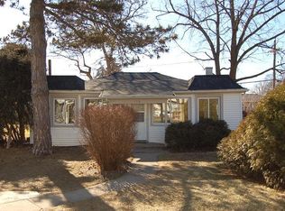 110 W Maple Ave, Wauconda, IL 60084