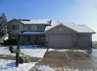 860 Coyote Trl, Manteno, IL 60950