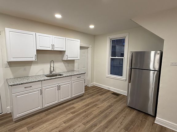 3rd image of 1326 Banning St APT 1