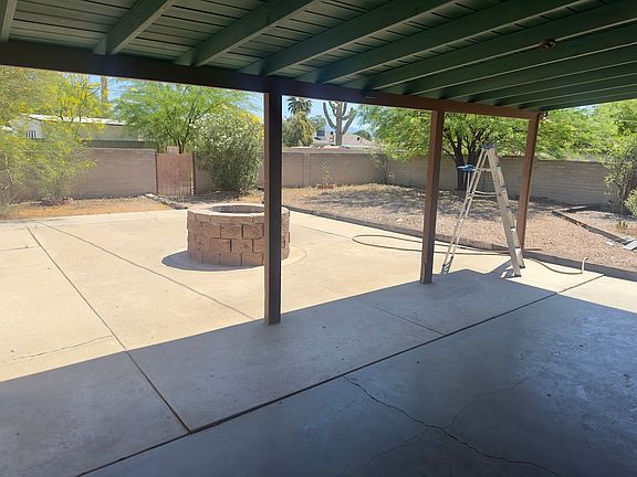 3rd image of 4401 E Cooper Cir