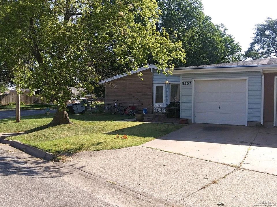 1st image of 3207 Royal Dr