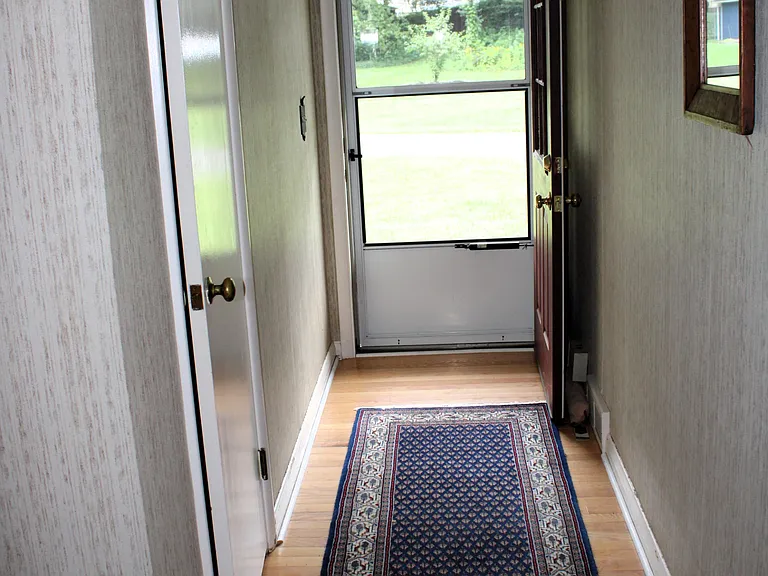 503 E Franklin St — Photo 13
