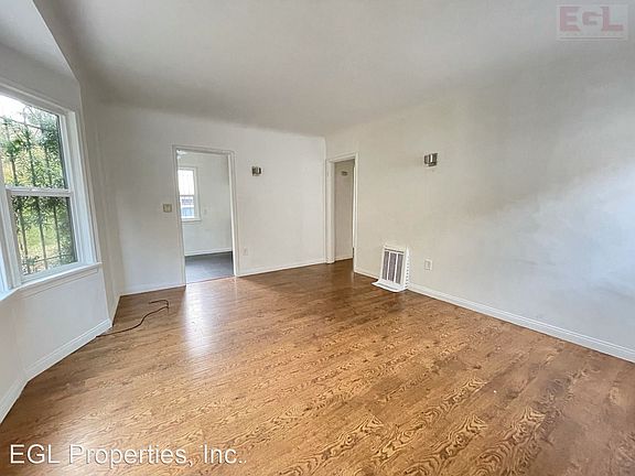 3rd image of 1348 1/2 W 57th St #9447086