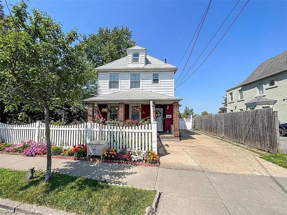1st image of 3879 Victory Blvd