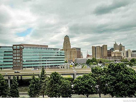 3rd image of 132 Lakefront Blvd