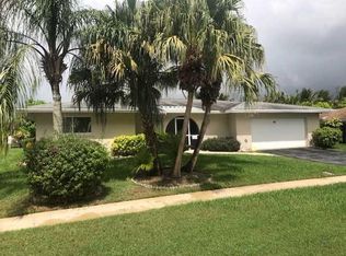 923 Hibiscus Dr, Royal Palm Beach, FL 33411