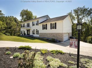 1 Bridlewood Rd, Charleston, WV 25314
