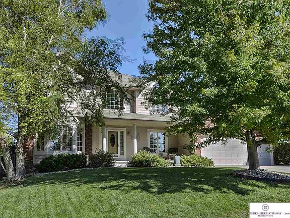 2nd image of 18306 Adams Cir